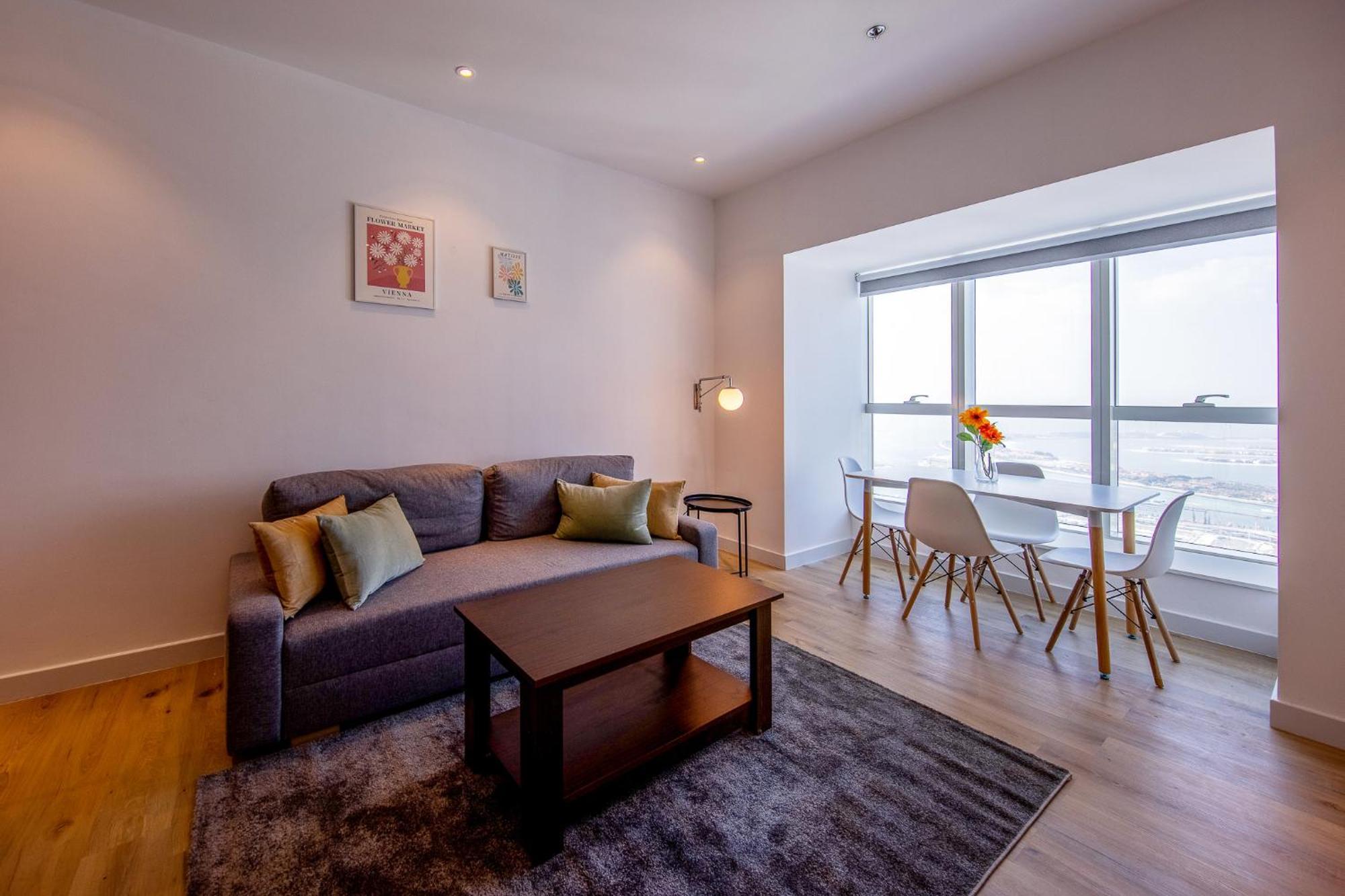 Deluxe - Sea View - Marina Dubai